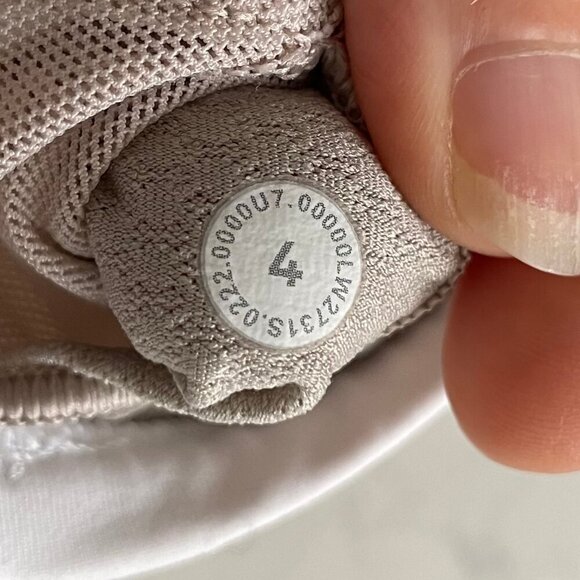 Lululemon Free To Be Wild Bra Top Light Support A/B Cup Yoga Off White Sz 4 - Picture 5 of 7